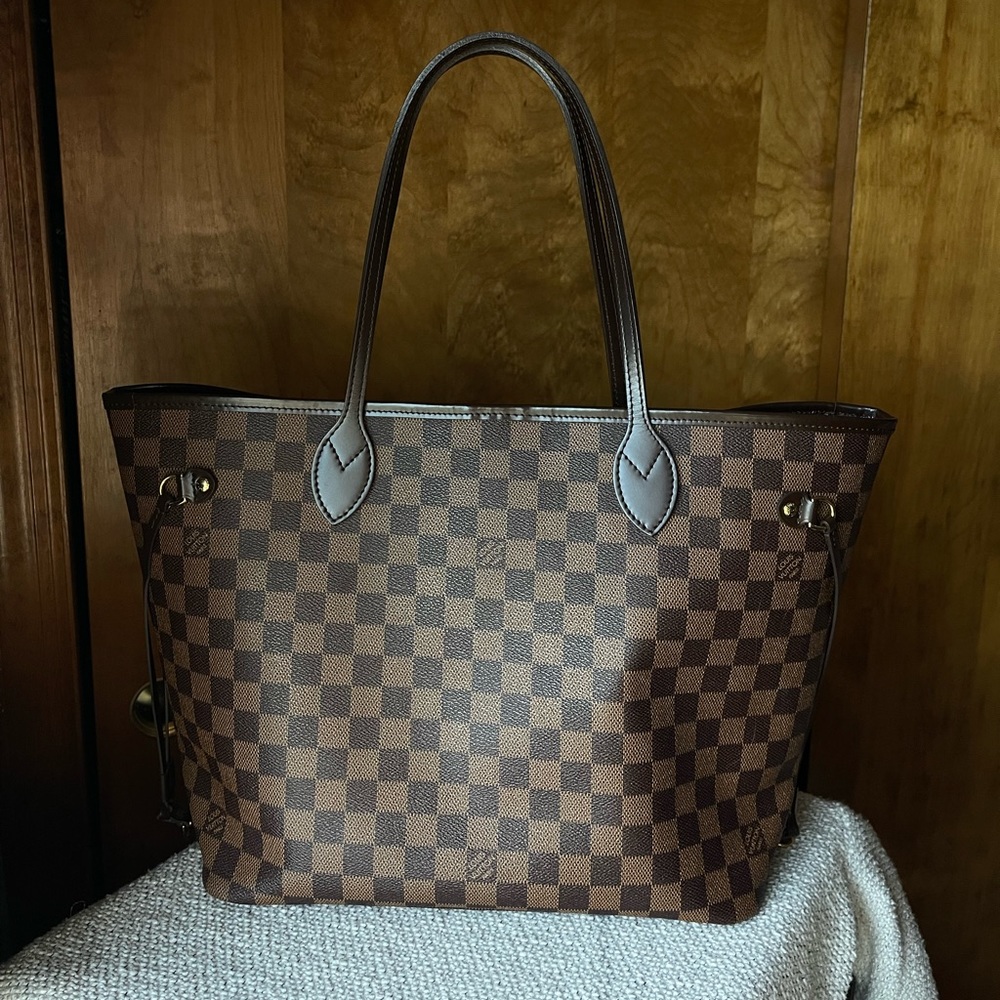Authentic Louis Vuitton Neverfull Tote Damier MM